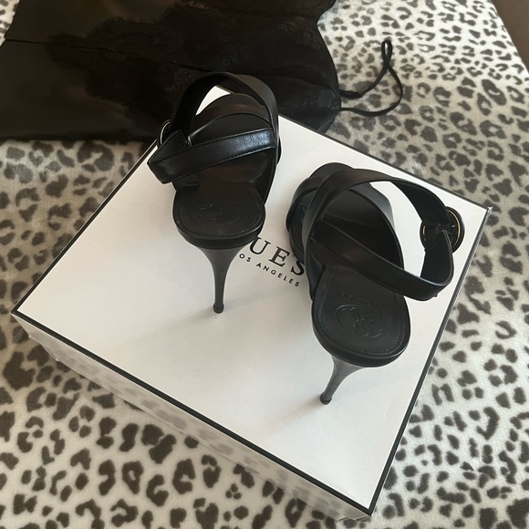BLACK GUESS HEELS 9.5 M - Picture 7 of 11
